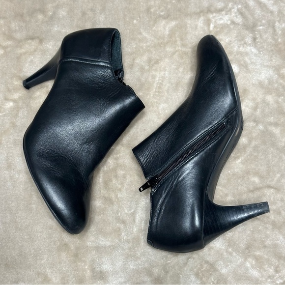 Antonio Melani Black Leather Heeled Booties Size 9 Noleta 3" Heel Ankle Boots - Picture 8 of 16